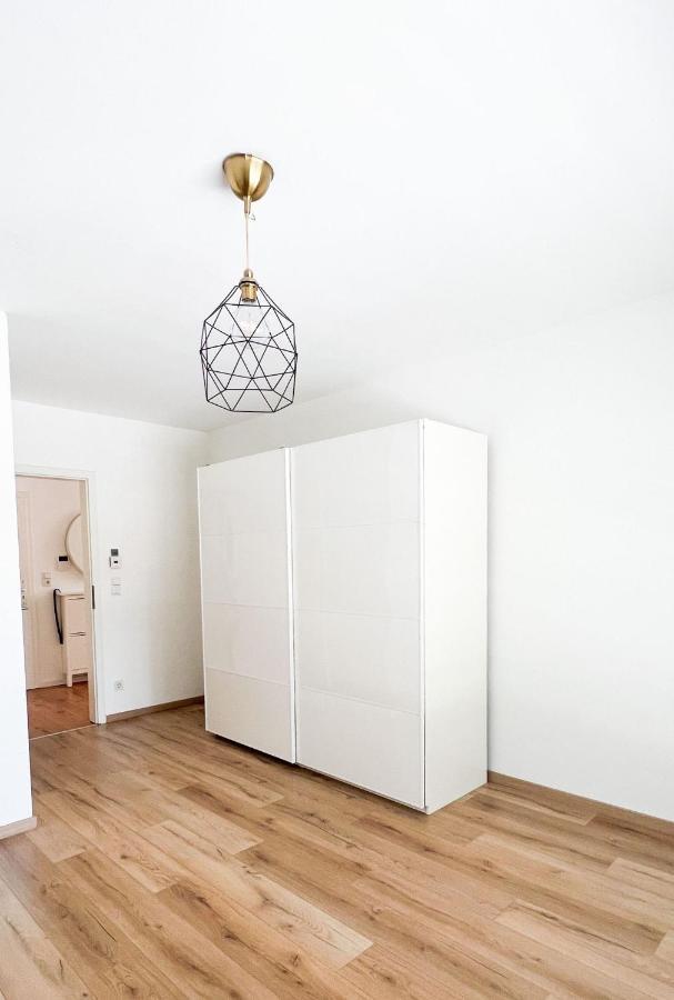 2 Zkb Apartment In Mannheim Kueche - Parken - Grosser Tv Экстерьер фото